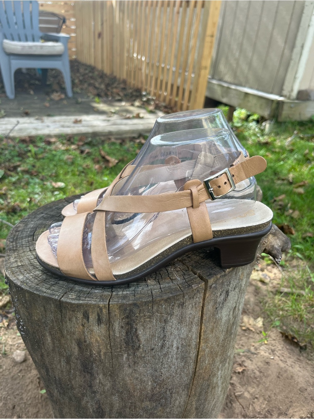 SAS Nouveau Cross Strap Heel Sandals Sz 7.5 Double Wide